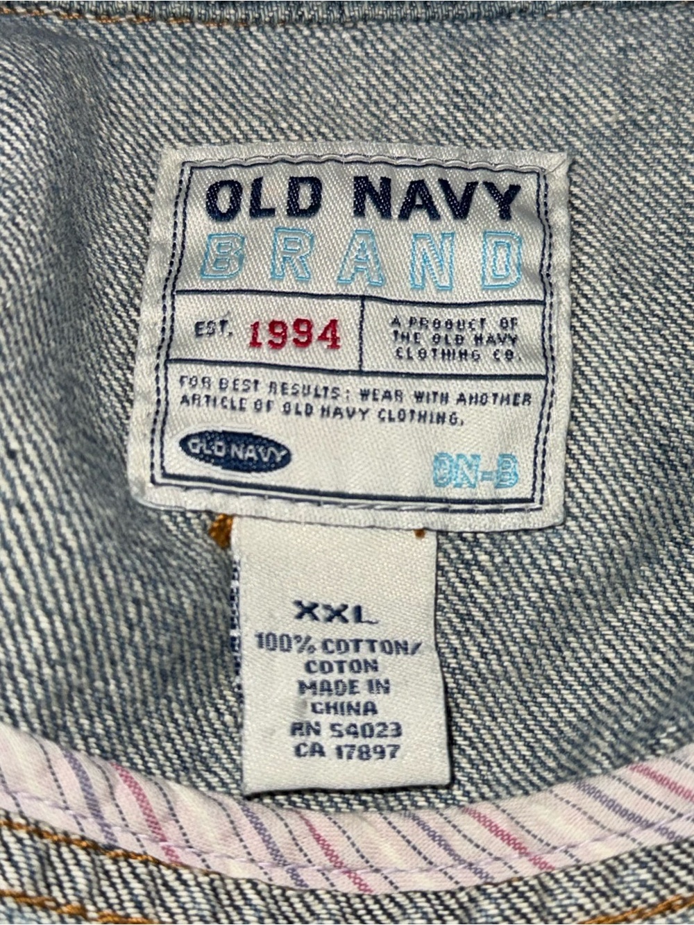 Old Navy denim trucker jacket - Picture 3 of 4